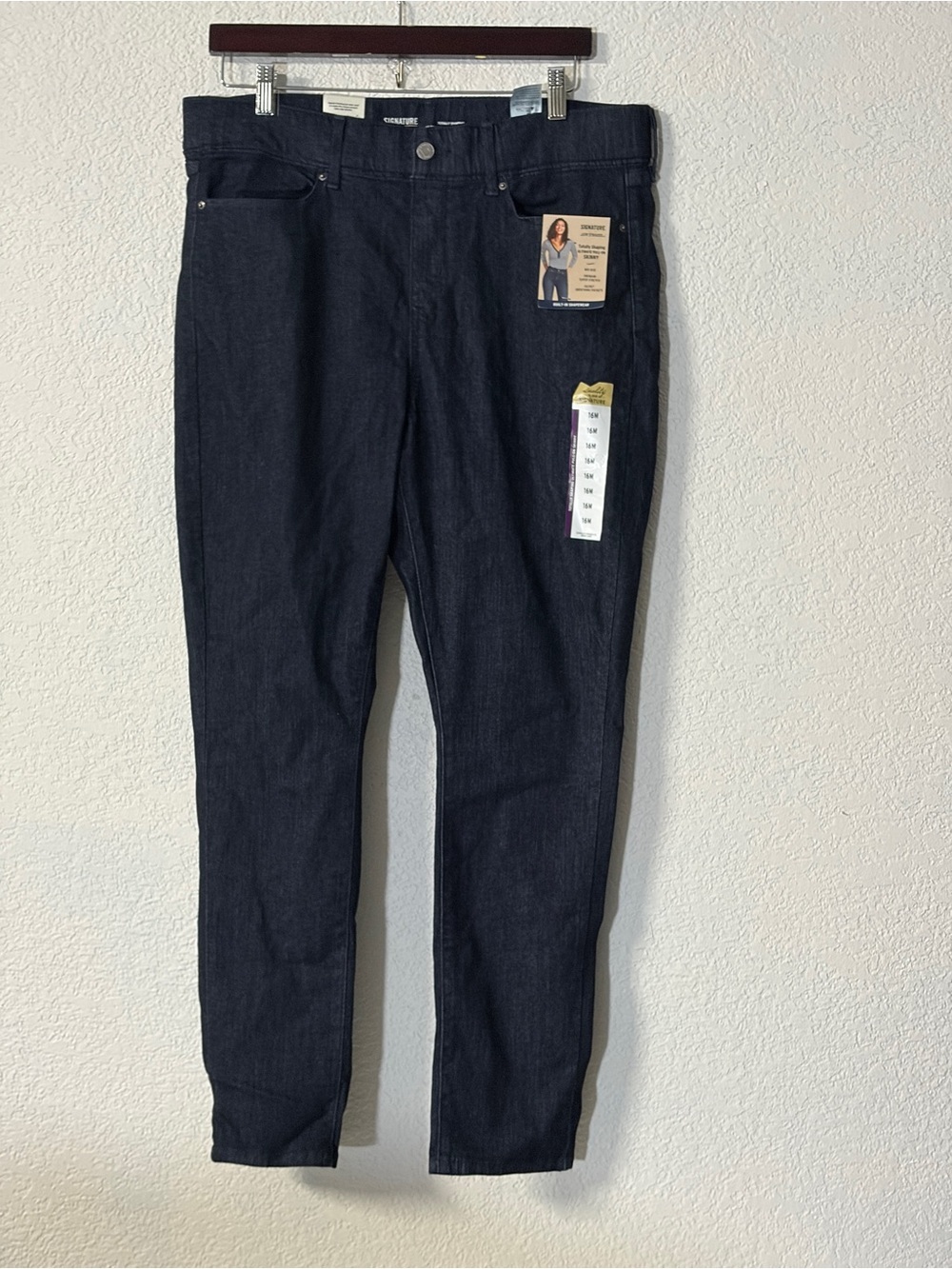 Signature by Levi Strauss Women's Skinny Jeans in Dark wash Built in Shaping